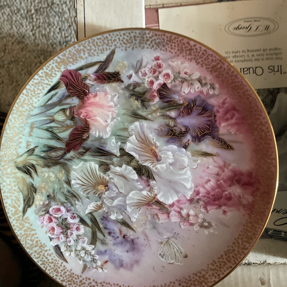 Set of 4 Bradford Exchange Collectible Plates - Picture 2 of 8